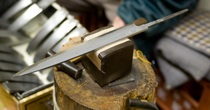 Fabrication artisanel couteau japonais